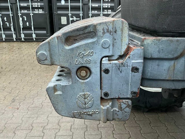 New holland 8360 vierwielaangedreven landbouwtractor - afbeelding 6 van  46