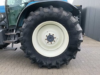 New holland 8360 vierwielaangedreven landbouwtractor - afbeelding 10 van  46