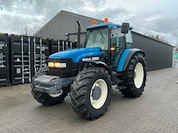 New holland 8360 vierwielaangedreven landbouwtractor