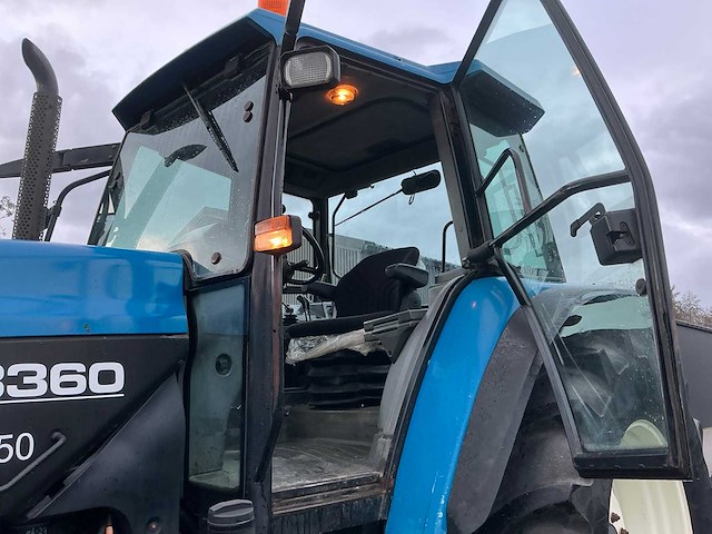 New holland 8360 vierwielaangedreven landbouwtractor - afbeelding 15 van  46
