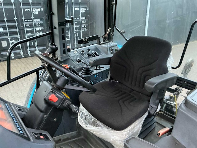 New holland 8360 vierwielaangedreven landbouwtractor - afbeelding 16 van  46
