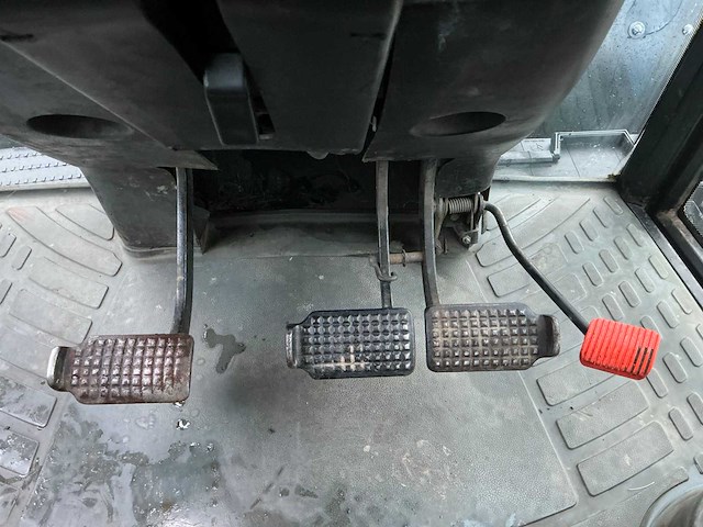 New holland 8360 vierwielaangedreven landbouwtractor - afbeelding 21 van  46