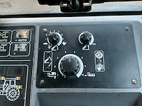 New holland 8360 vierwielaangedreven landbouwtractor - afbeelding 26 van  46