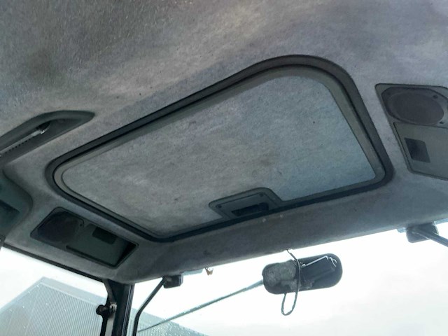 New holland 8360 vierwielaangedreven landbouwtractor - afbeelding 35 van  46