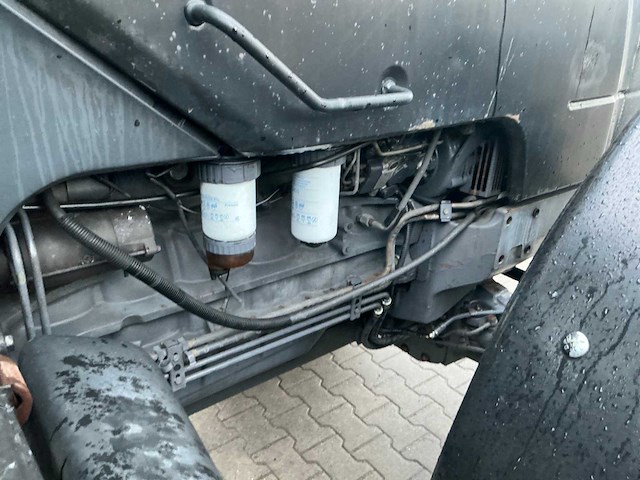 New holland 8360 vierwielaangedreven landbouwtractor - afbeelding 36 van  46