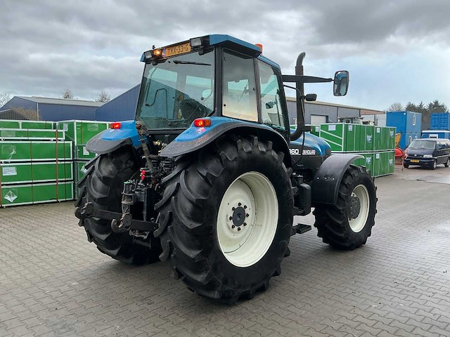 New holland 8360 vierwielaangedreven landbouwtractor - afbeelding 34 van  46
