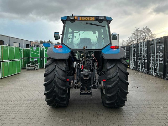 New holland 8360 vierwielaangedreven landbouwtractor - afbeelding 45 van  46
