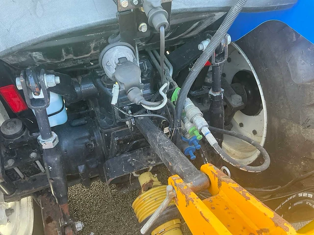 New holland boomer 3050 smalspoor maaiarm combinatie - afbeelding 8 van  29