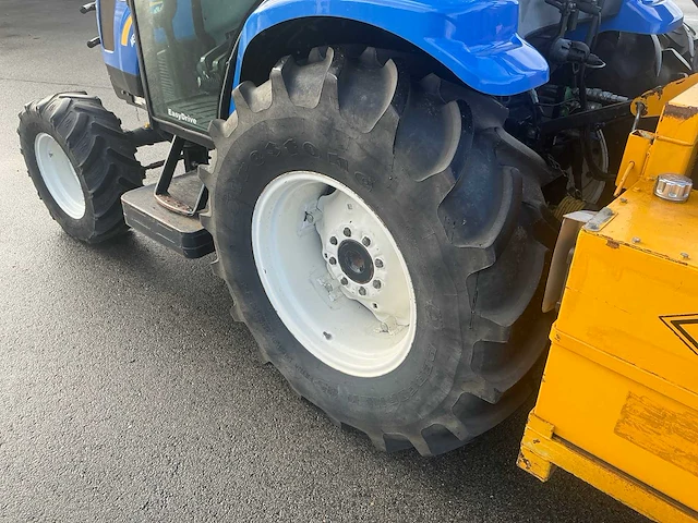 New holland boomer 3050 smalspoor maaiarm combinatie - afbeelding 10 van  29