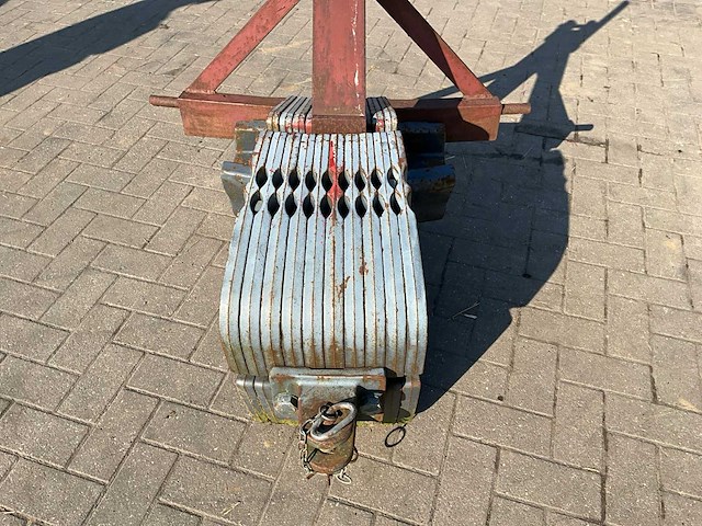 New holland frontgewicht ‘450 kg’ - afbeelding 2 van  4