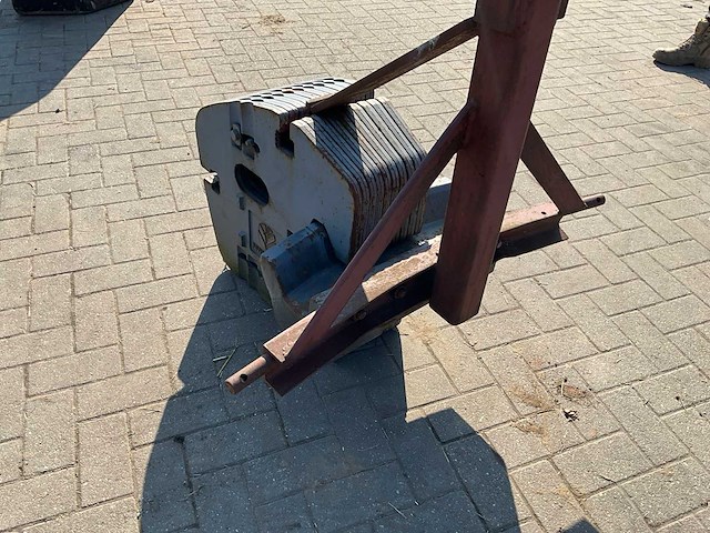 New holland frontgewicht ‘450 kg’ - afbeelding 4 van  4