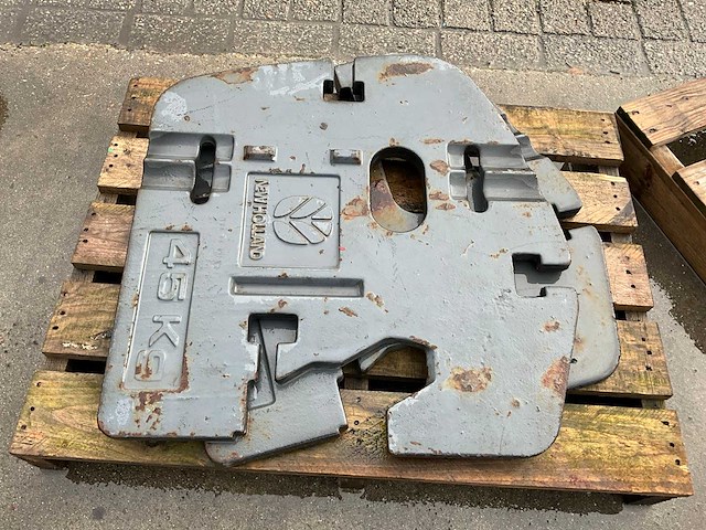 New holland frontgewicht 45kg (2x) - afbeelding 1 van  2