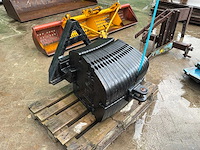 New holland frontgewicht, “810kg” - afbeelding 3 van  6