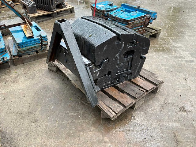 New holland frontgewicht, “990kg” - afbeelding 4 van  8