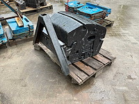 New holland frontgewicht, “990kg” - afbeelding 4 van  8