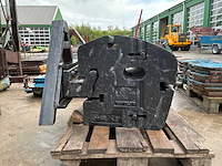 New holland frontgewicht, “990kg” - afbeelding 5 van  8