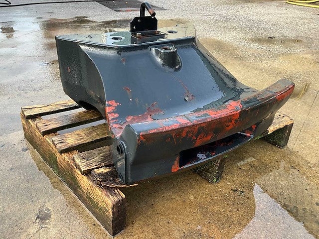 New holland frontgewicht ophanging - afbeelding 3 van  4