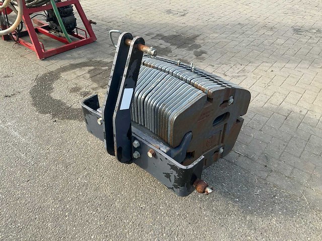 New holland frontgewicht set ‘990 kg’ - afbeelding 3 van  5