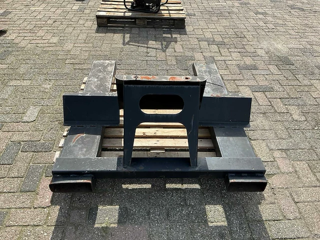 New holland veldhakselaar beksteun met lepelsleuven - afbeelding 2 van  5