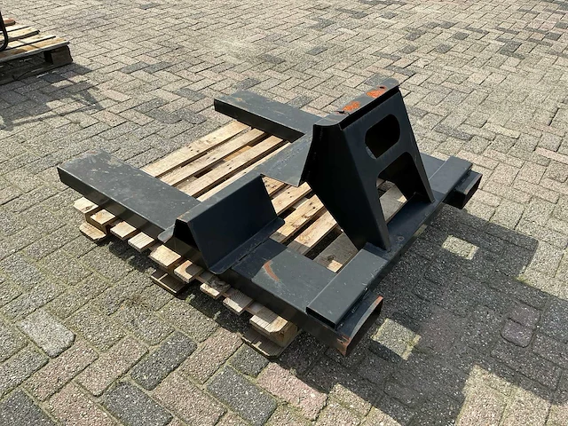 New holland veldhakselaar beksteun met lepelsleuven - afbeelding 3 van  5