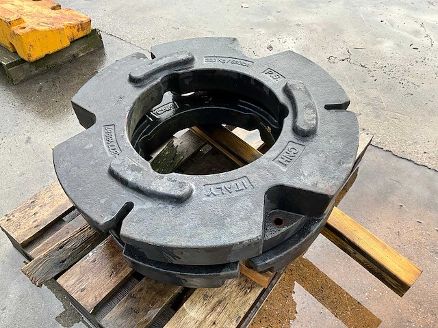 New holland wielgewicht 250kg (2x) - afbeelding 1 van  3