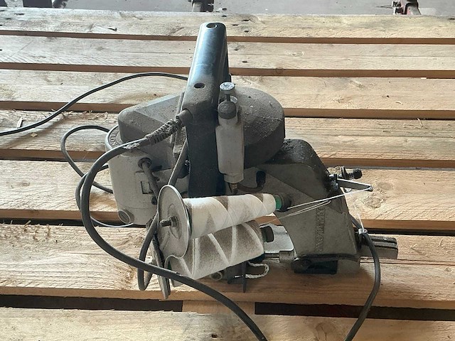 Newlong np-8 zakken naaimachine - afbeelding 2 van  13