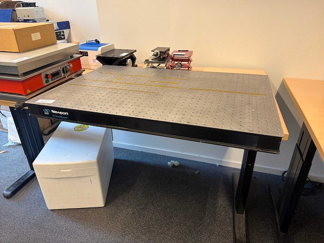 Newport ig breadboard optische trillingvrije meettafel - afbeelding 1 van  3