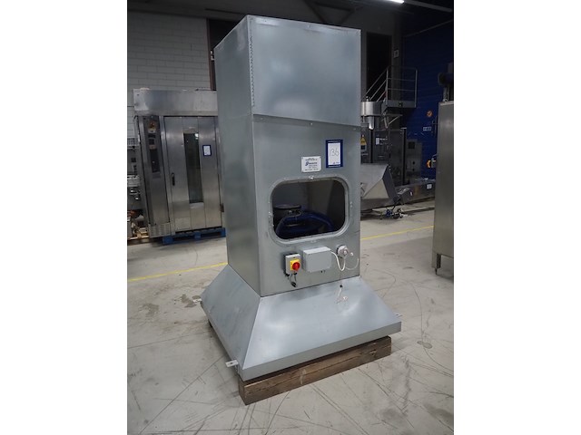 Newsome - afbeelding 1 van  9