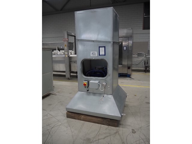 Newsome - afbeelding 2 van  9