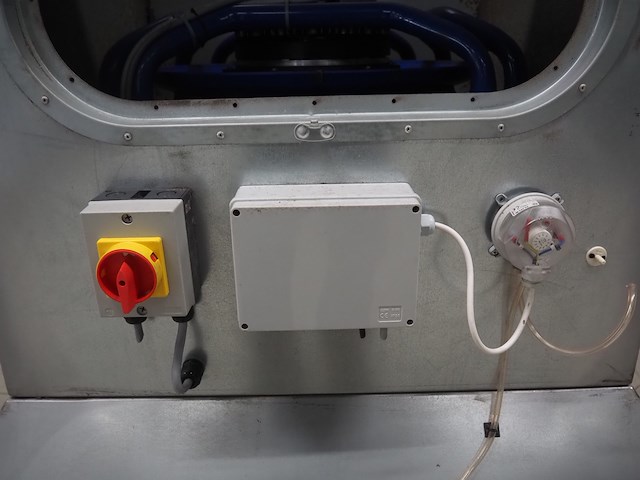 Newsome - afbeelding 8 van  9