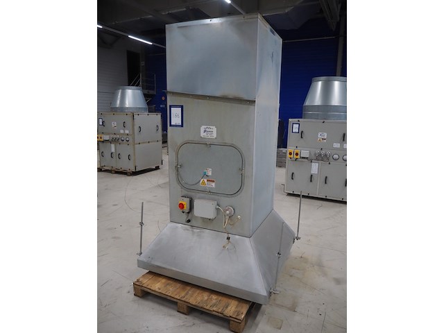 Newsome - afbeelding 2 van  8