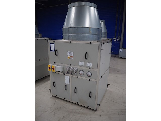 Newsome - afbeelding 4 van  11