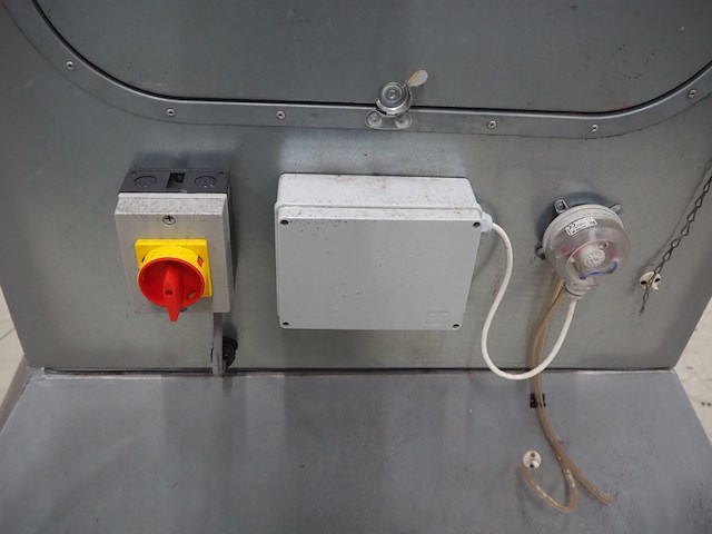 Newsome - afbeelding 7 van  8