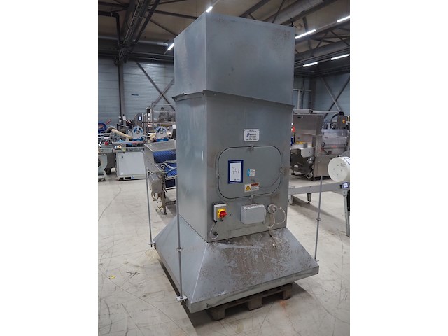 Newsome - afbeelding 1 van  8