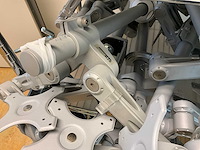 Newstar dubbele monitorsteunen (circa 18 stuks) - afbeelding 5 van  5