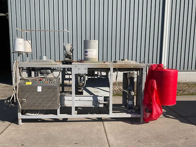 Newtec rolverpakkingsmachine - afbeelding 1 van  2