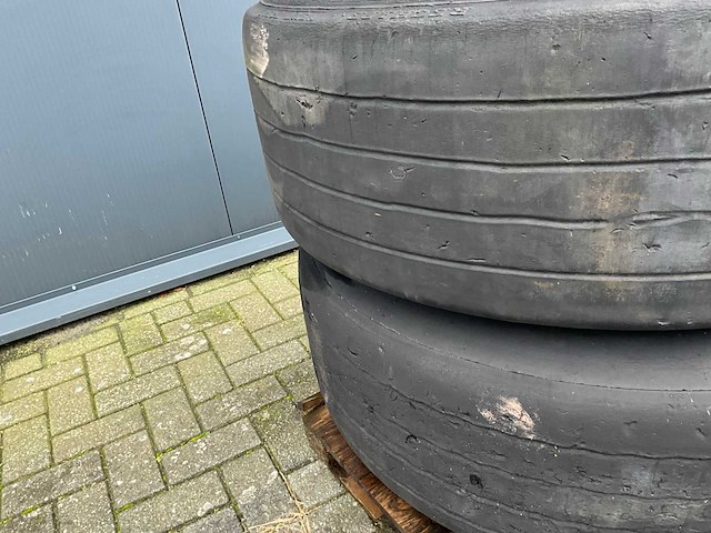 Next tread nt 242 band met velg (2x) - afbeelding 3 van  6