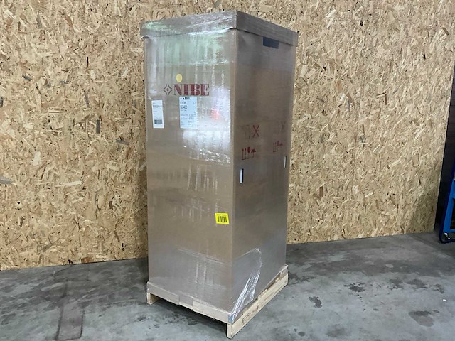 Nibe 069400 vvm500 boilier/binnenunit lucht/water warmtepomp 500 liter - afbeelding 1 van  6