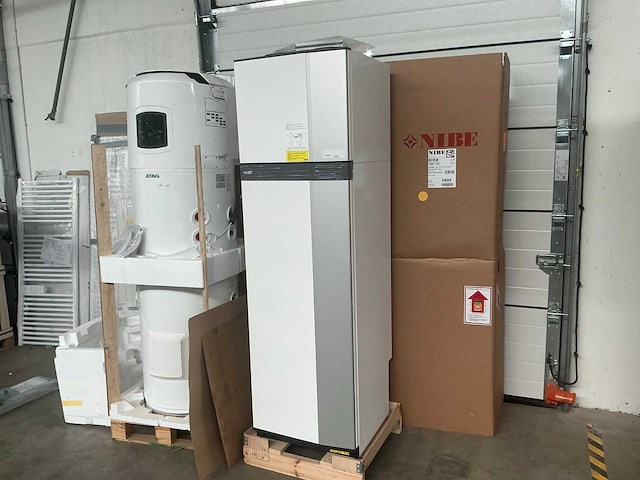 Nibe s735-4 r em 066184 ventilatielucht/water combi warmtepomp - afbeelding 2 van  4