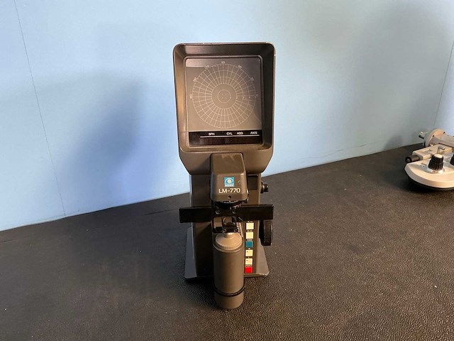 Nidek lm-770 automatische lensmeter - afbeelding 2 van  5