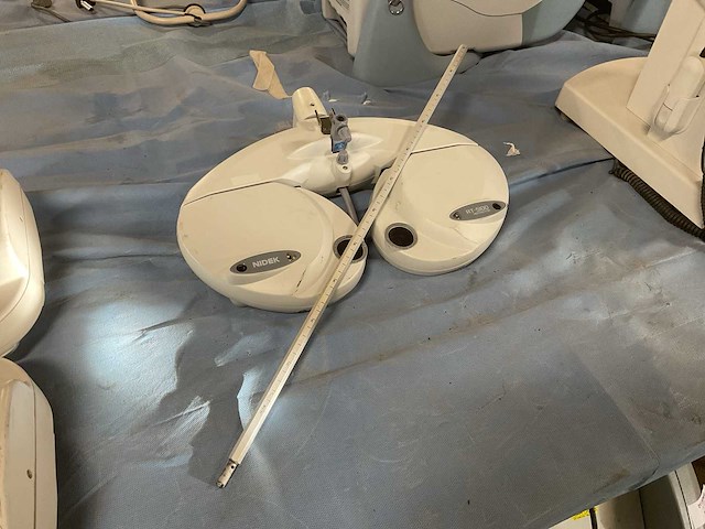 Nidek rt-5100 refractor - afbeelding 1 van  3