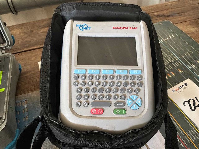 Nieafsmitt / metrel safetypat 3140 / mi3321 elektrisch veiligheidmeter (2x) - afbeelding 1 van  6