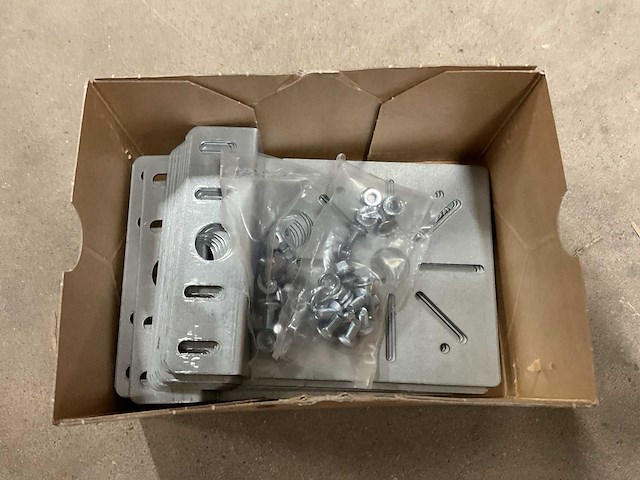 Niedax rmp 130 doos á 10 stuks montageplaten (13x) - afbeelding 1 van  2