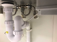 Nieros, rvs wasbak met wanddispensers - afbeelding 4 van  6