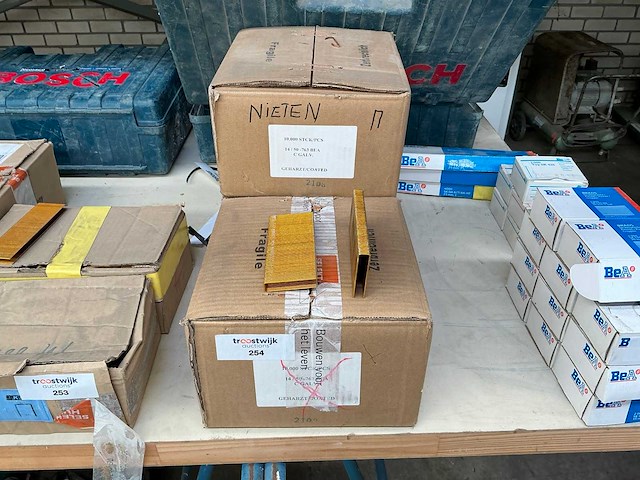 Nieten (30000x) - afbeelding 1 van  1