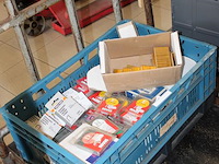 Nieten in krat. - afbeelding 2 van  2