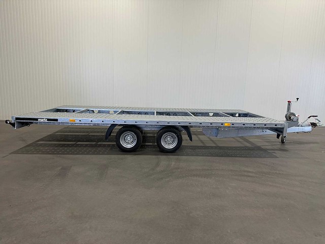 Nieuwe autoambulance met kenteken 96-wsg-9 - afbeelding 2 van  16