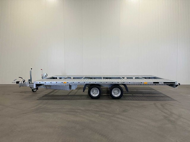 Nieuwe autoambulance met kenteken 96-wsg-9 - afbeelding 10 van  16