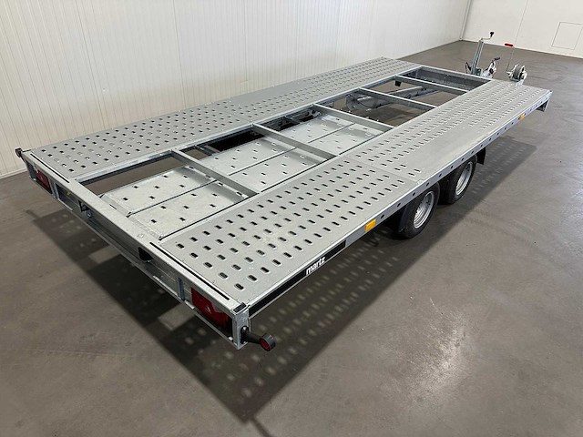 Nieuwe autoambulance met kenteken 96-wsg-9 - afbeelding 15 van  16