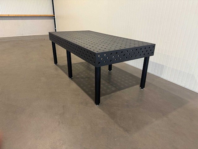 Nieuwe genitreerde gietijzeren lastafel/opspantafel - 2400x1200x20mm met maatvoering. - afbeelding 8 van  9